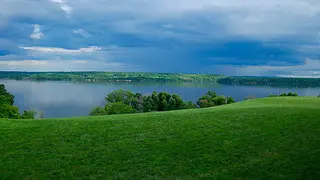 An interrupted shot of the viewshed from Mount Vernon, including the back lawn, Potomac River, and Piscataway National Park across the river.